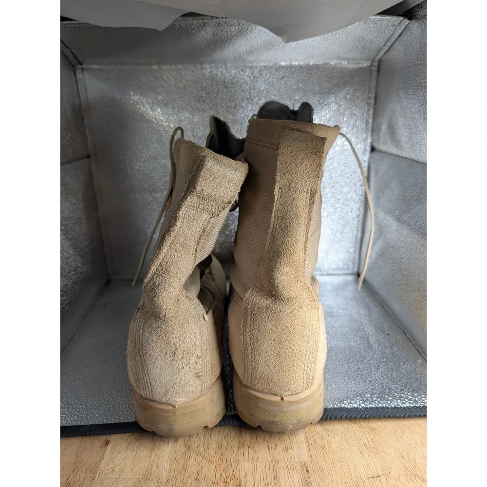 Belleville 790 Waterproof Combat Boots Mens 10 R Tan Desert Suede Vibram GoreTex
